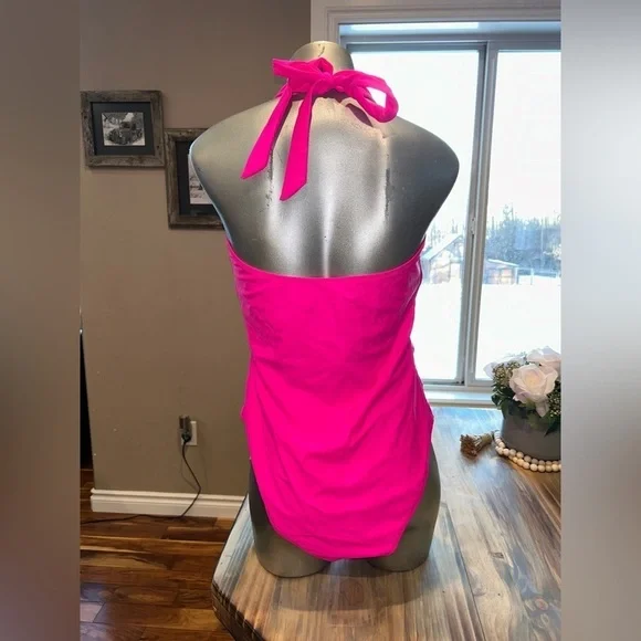 Swimsuit - Picture 4 of 8